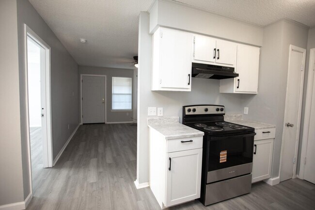 Building Photo - 103 Limoges St