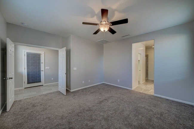 Building Photo - 7636 W Quail Track Dr