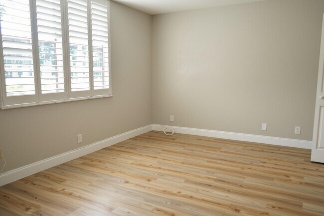 Building Photo - 9311 Orange Grove Dr