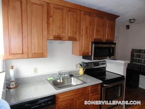 Building Photo - 18 Bond St