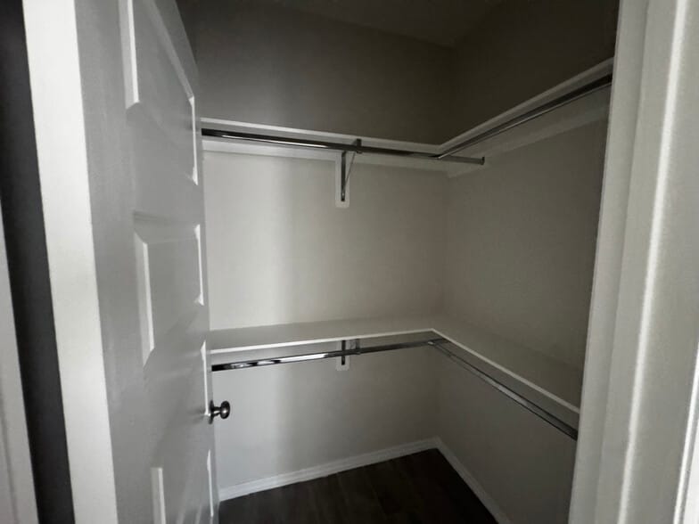Building Photo - 1618 Playa Dr
