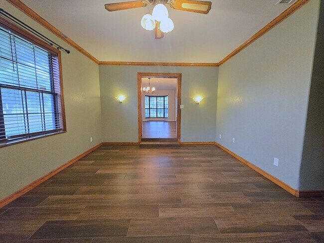Building Photo - 126 La Silla Dr