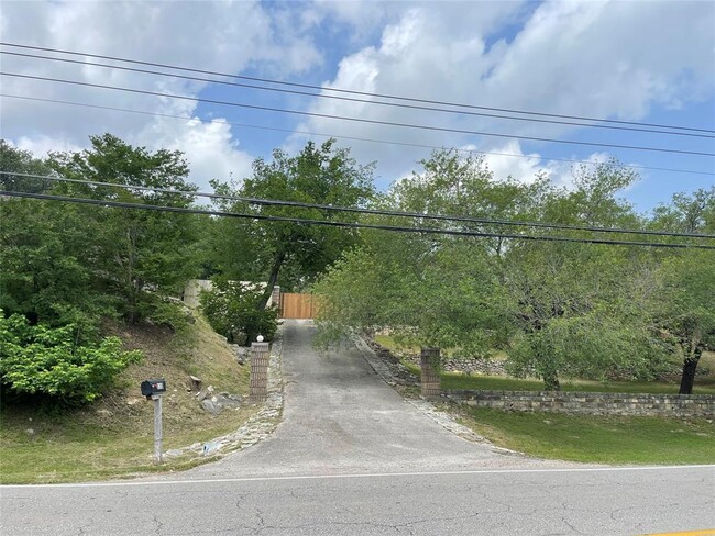 Building Photo - 110 S Cuernavaca Dr