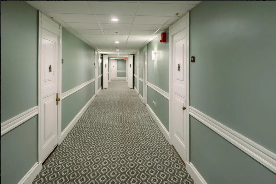 Building Photo - 79 Westland Ave