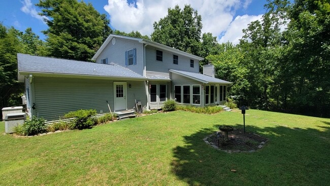 Building Photo - 425 Panther Gap Rd