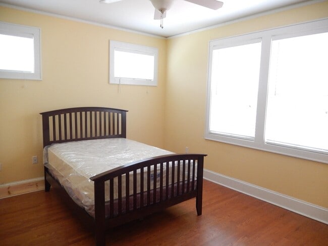 Building Photo - 3065 Morningside Dr