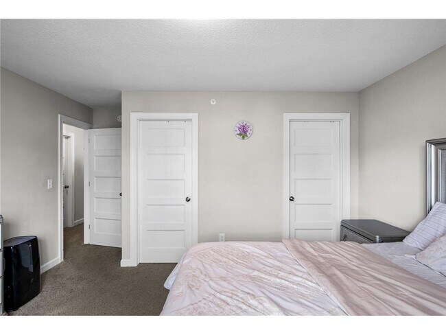 Building Photo - 2117 Cleveland Ln S