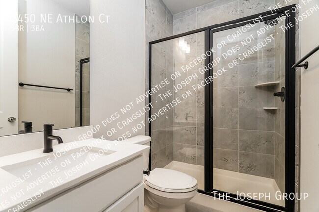 Building Photo - 2450 NE Athlon Ct