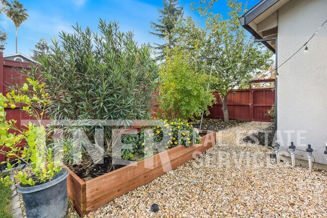 Building Photo - 2 Rio Adelanto Ct