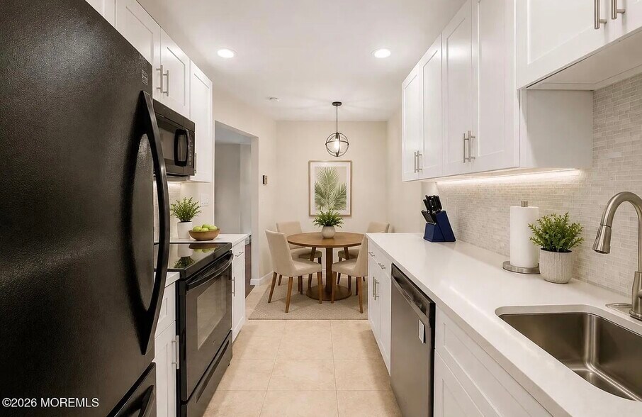Building Photo - 125 Amberly Dr