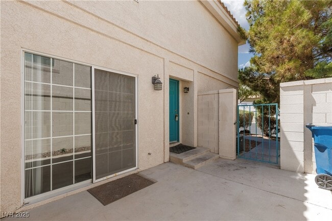 Building Photo - 1004 Sun wood Dr