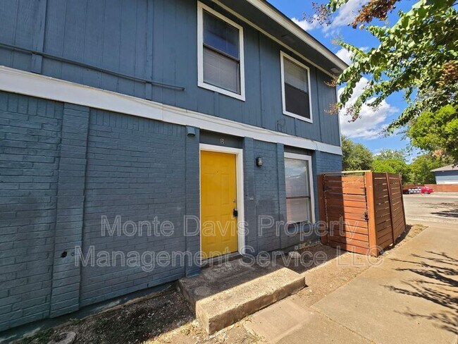 Building Photo - 1309 Southport Dr