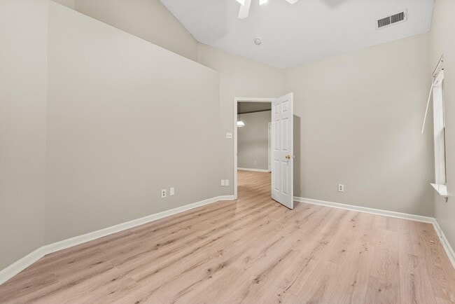 Building Photo - 7016 S Estacada Way