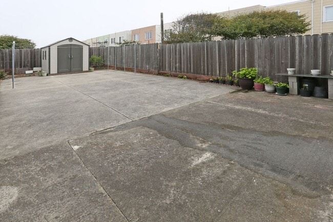 Building Photo - OPEN HOUSE: Wednesday (9/10) 6:30pm-7:00pm...