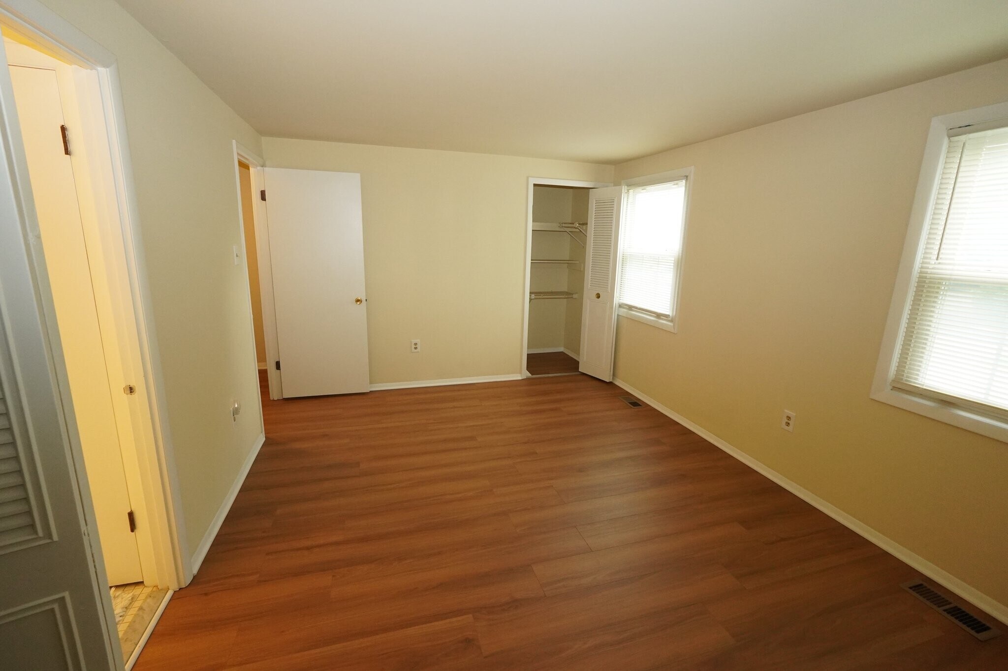 Building Photo - 691 Towne Center Dr