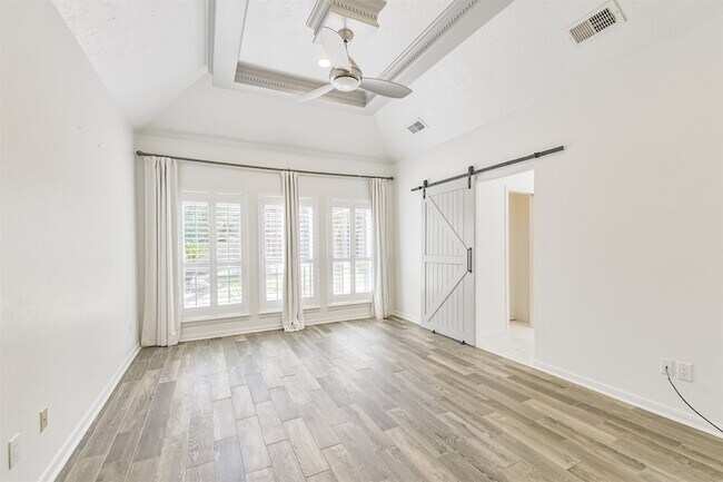 Building Photo - 27 Hornsilver Pl