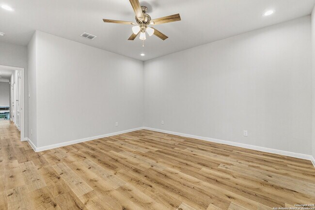 Building Photo - Charming 3-Bed Custom Luxury Rental with 2.5 Baths near Downtown San Antonio – 1668 Sq Ft of Comf...