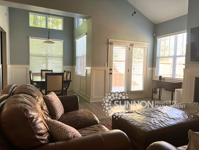 Building Photo - Live your best Lake Life 4 BR 2.5 BA
