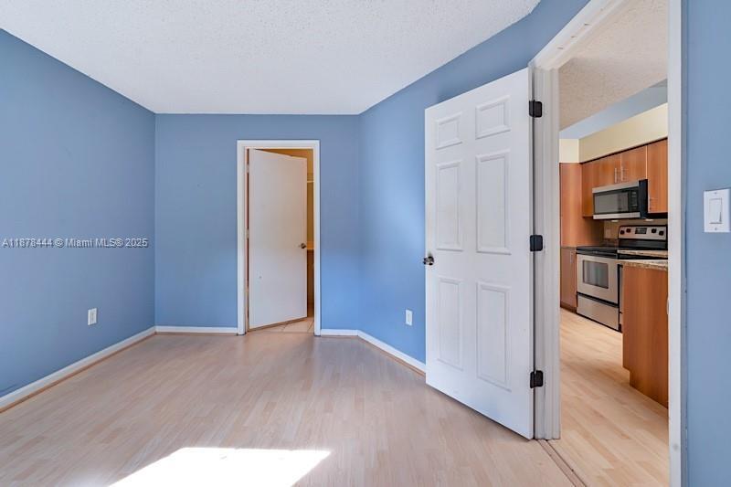 Building Photo - 1275 Crystal Way
