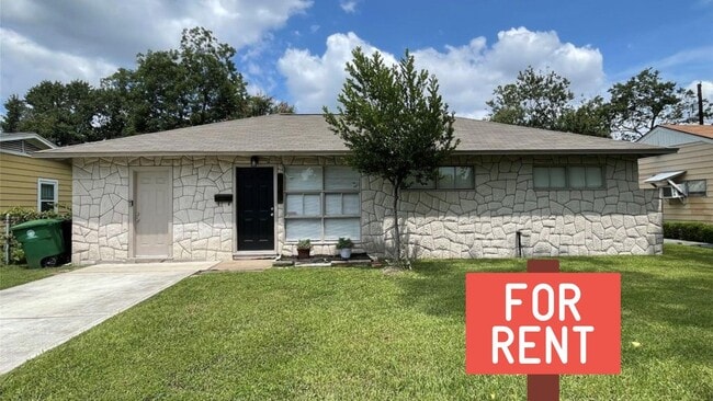 Primary Photo - 5743 Beldart St