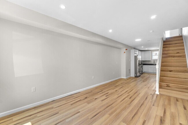 Building Photo - 3404 Noble St