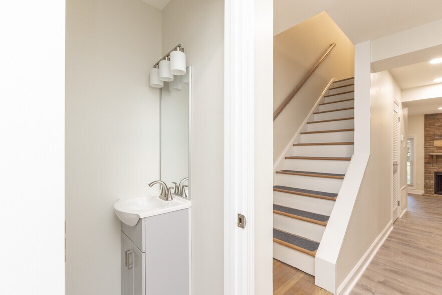 Building Photo - 11823 N Briar Patch Dr