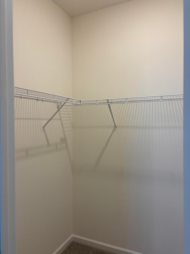 Building Photo - 372 Acorn St