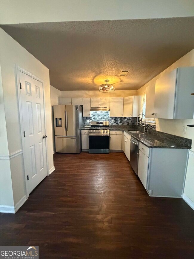 Building Photo - 2890 Duncan Pl