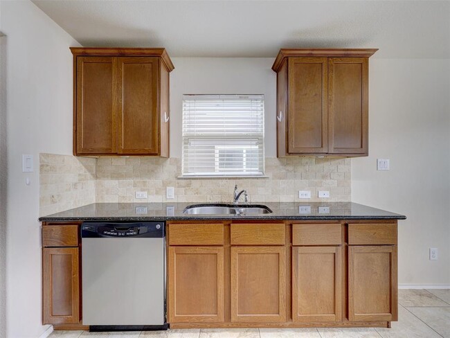 Building Photo - 180 Housefinch Loop