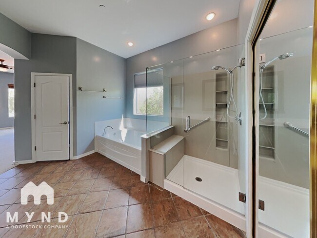 Building Photo - 11962 N Grape Ivy Pl