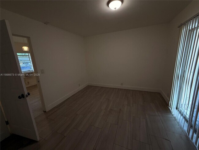 Building Photo - 930 SW 29th St
