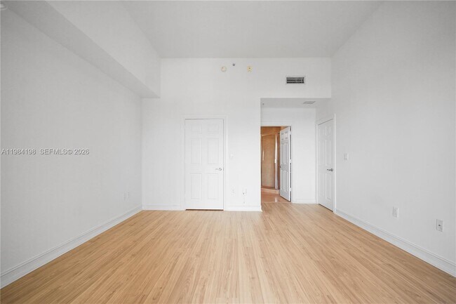 Building Photo - 3001 NE 185th St