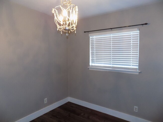 Building Photo - 14139 Swallow Dr