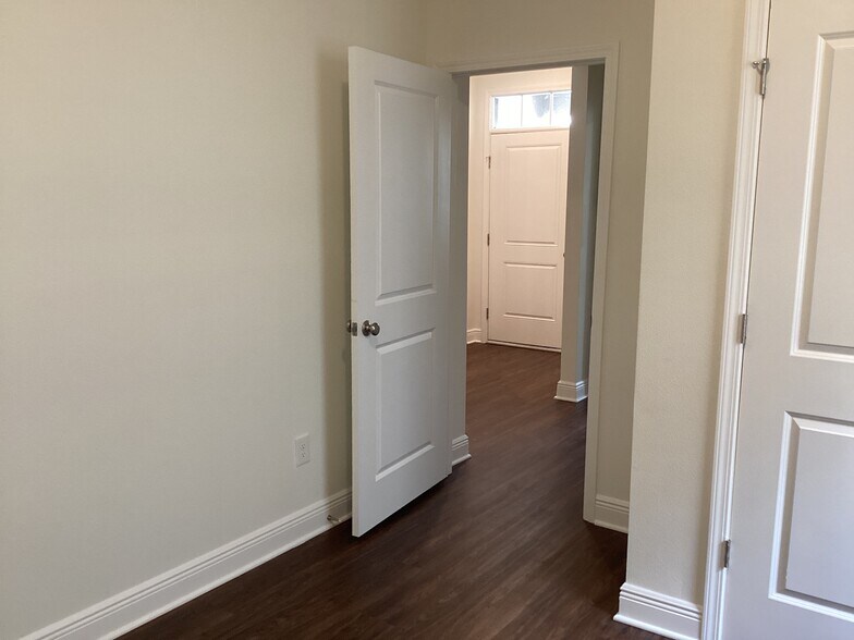Building Photo - 20275 Calla Lily Dr