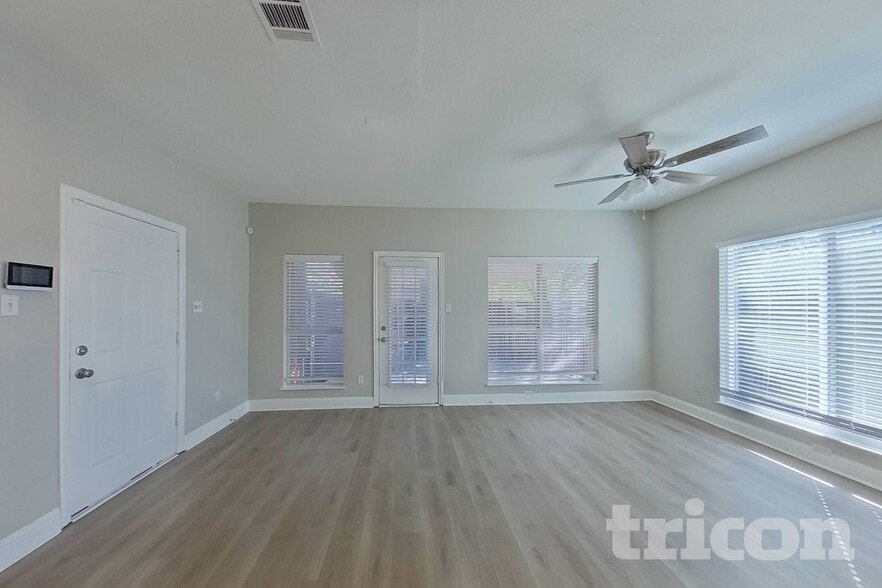 Building Photo - 2320 Shinnery Oak Dr