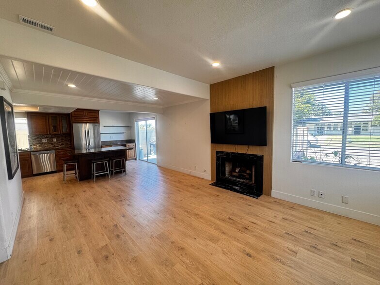 Building Photo - 379 Monte Vista Ave