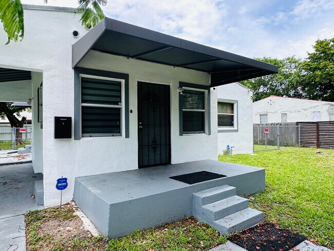 Building Photo - 901 NW 48th St