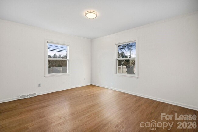 Building Photo - 16808 Knoxwood Dr