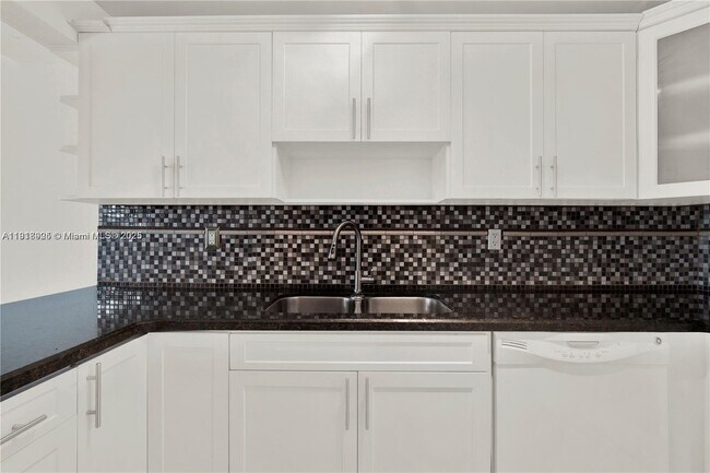 Building Photo - 1990 W 56th St