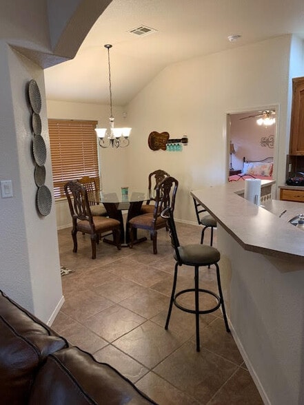 Kitchen Nook - 3559 Rosewood Ave