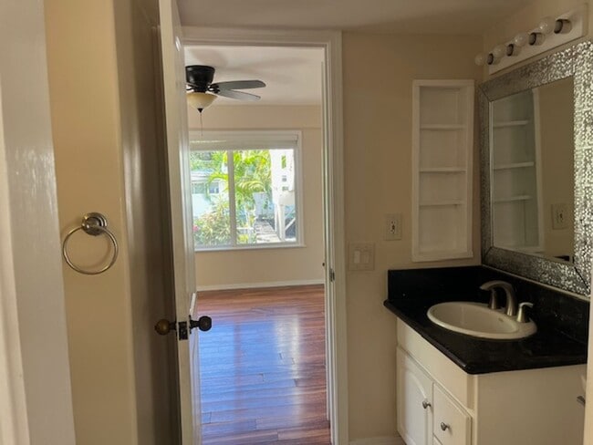 Building Photo - 3 Bedroom / 3 Bath Home with Ocean Views and World Class Surfing on Ali'i Dr