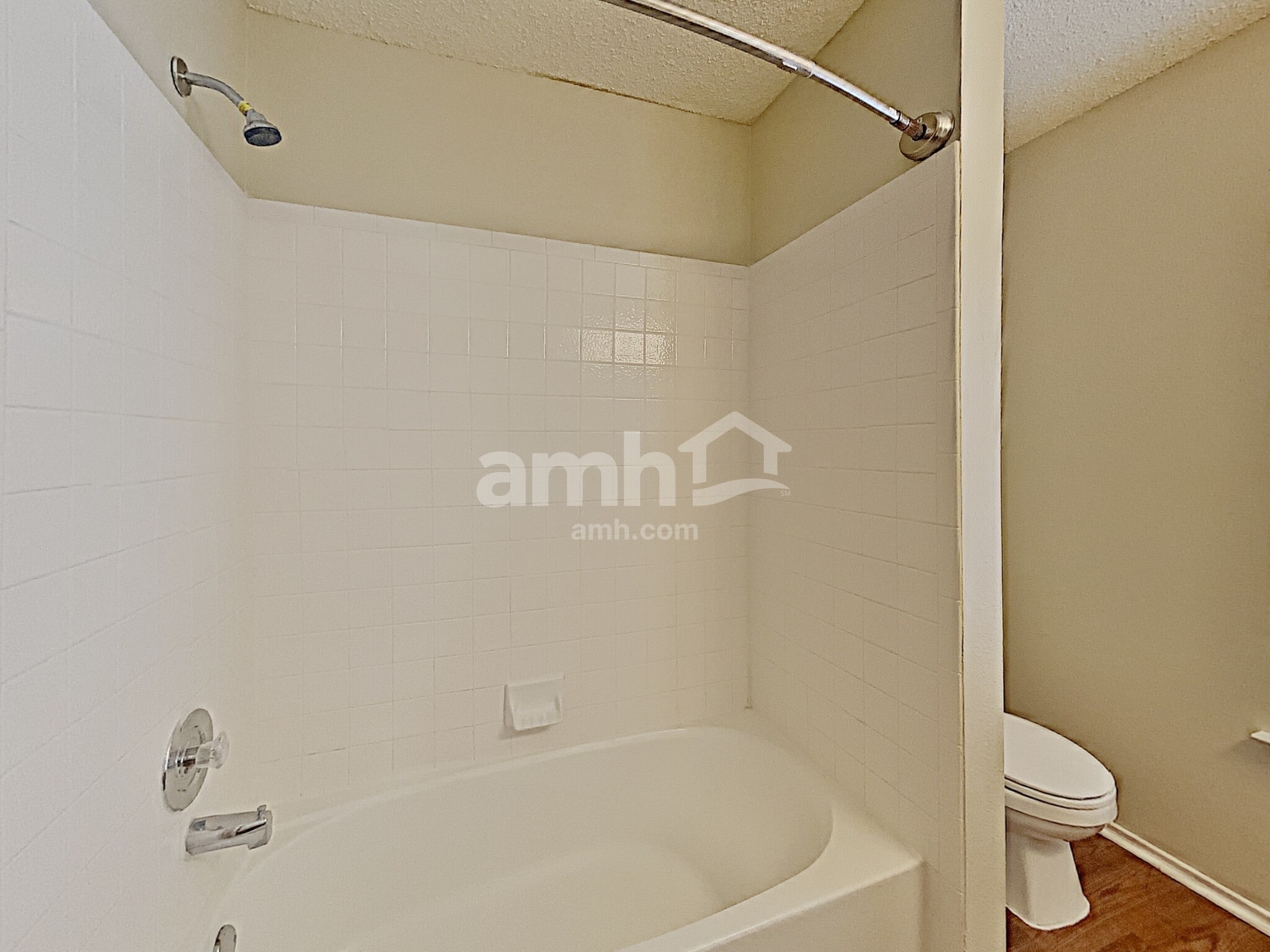 Building Photo - 438 Terra Cotta