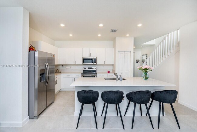 Building Photo - 26480 SW 148th Ct