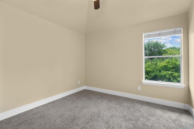 Building Photo - 10128 Channel Island Dr