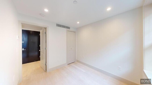 Building Photo - 5 bedroom in NEW YORK NY 10009