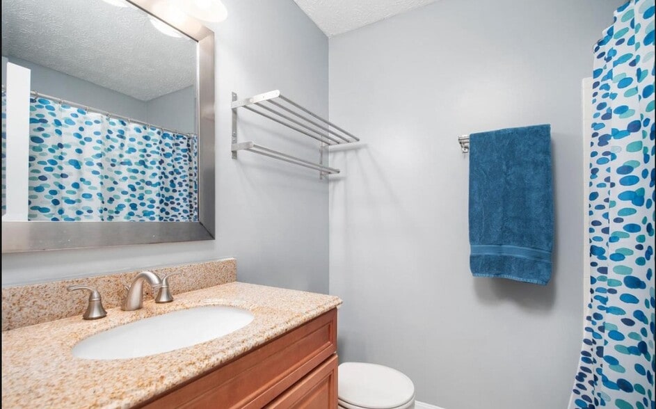 Building Photo - 9454 Fens Holw