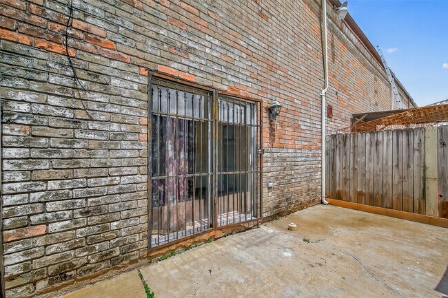 Building Photo - 600 S Allen-Genoa Rd