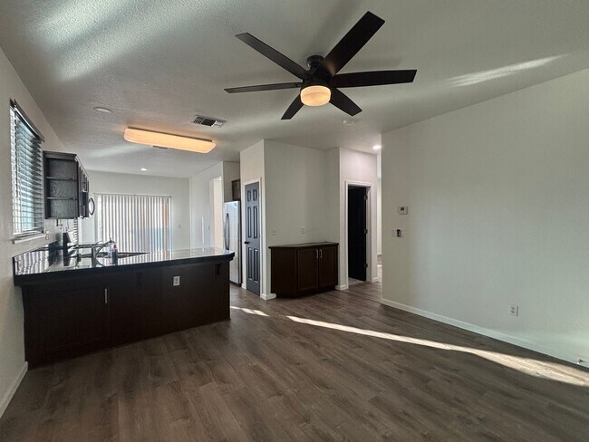 Building Photo - Beautiful 2-Story Home For Rent in Vacaville