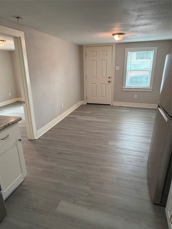 Building Photo - 4601 Hain St