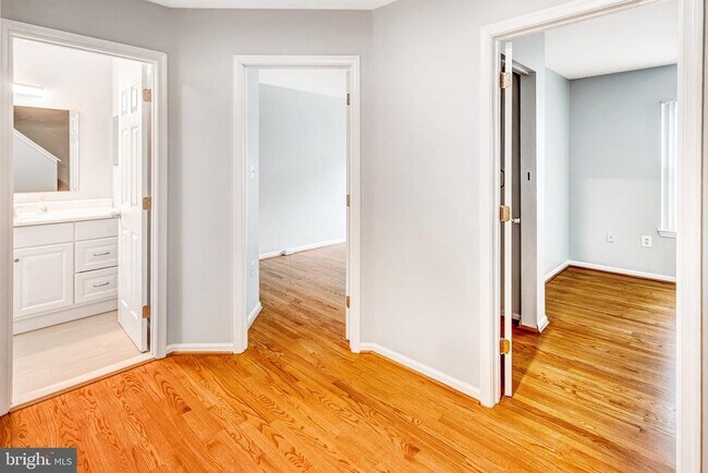 Building Photo - 8315 Sanderling Way